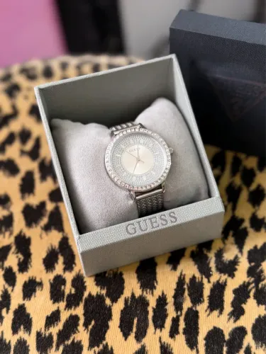 Relogio Guess em cristais prateados, modelo GW-0402L1 (original).