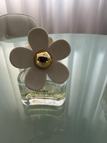 Perfume Daisy marc jacobs 50ml ( leia o anúncio)