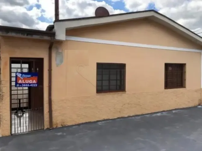 CASA PARA LOCAÇÃO - NA VILA QUEIROZ.