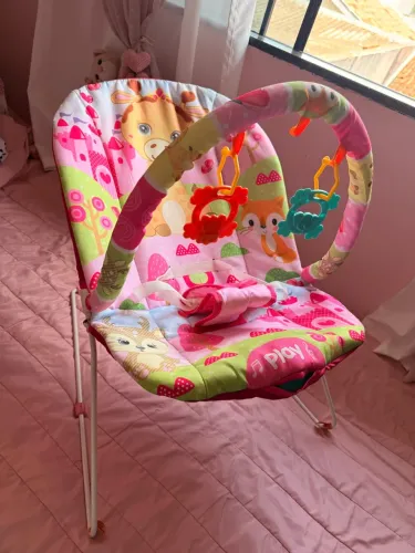 Cadeirinha de Descanso Musical e Vibratória