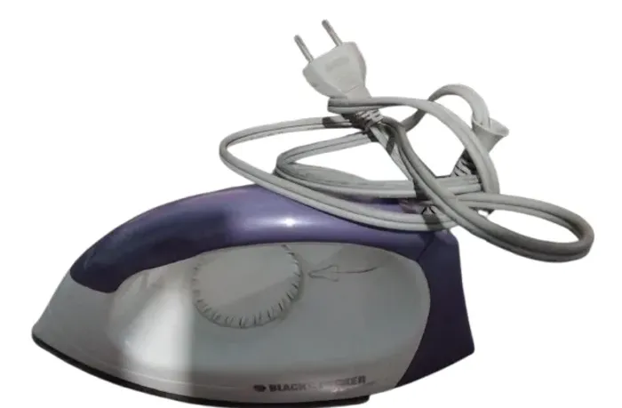 Ferro Eléctrico Seco Black+decker F300 Antiaderente Índigo 127v (Usado)