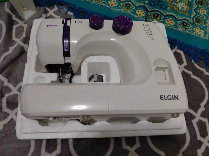 Vendo por motivos que nao levo jeito para costurar, comprei esta guardada praticamente nov