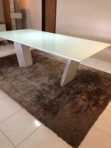 Mesa de jantar em laca branca
