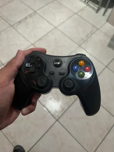Controle via bluetooth para celular e computador