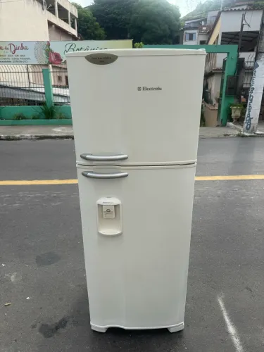 Vendo geladeira Electrolux duplex ,frost free R$ 1100