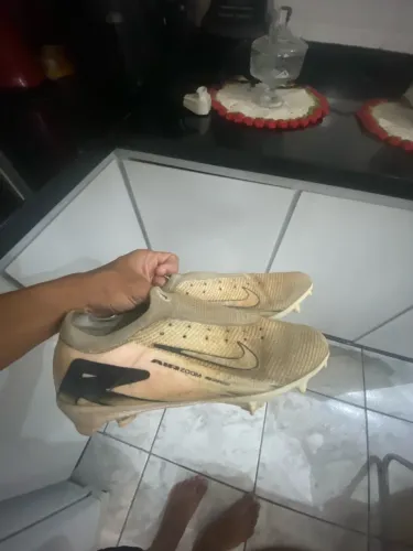 Vendo essa chuteira de campo tamanho- 42