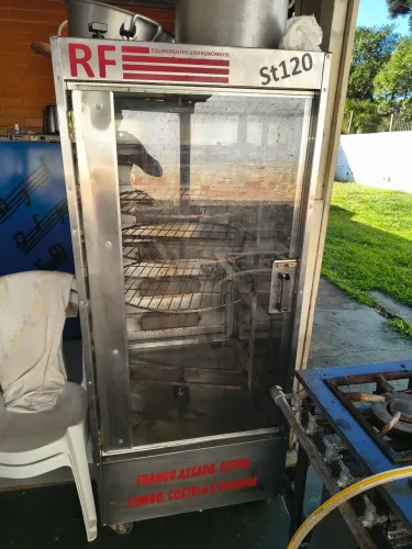 Vendo máquina de assados e restaurante