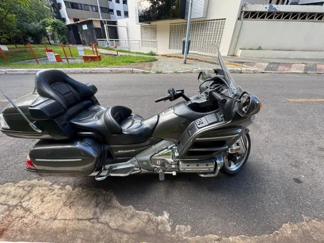 Honda Gold Wing GL1800 2010 Impecável 