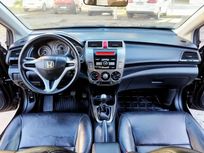Honda City Sedan LX 1.5 Flex 16V 4P Mec. 2013