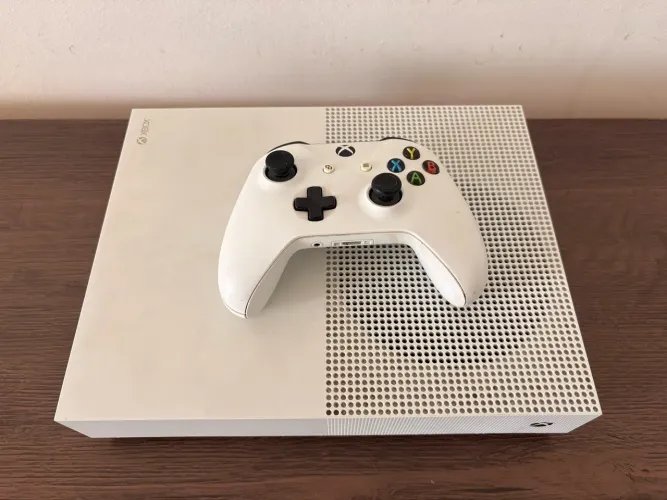Xbox One S 500 GB + Controle Original + Caixa