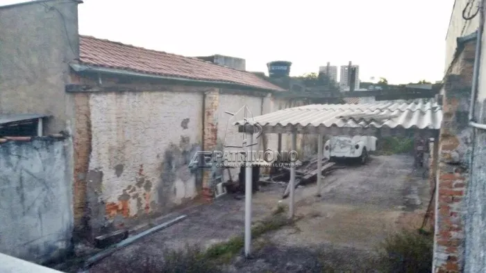 Terreno em L com 262m²