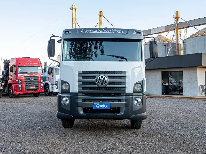 Volkswagen Constellation 24.280 8x2 2013