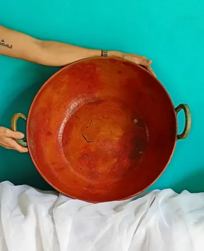 Antigo grande tacho em cobre com alças em bronze 15L