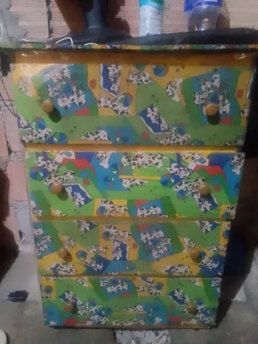 Vende- se está cômoda