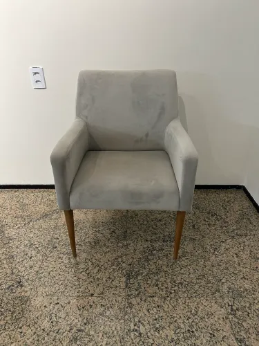 2 Poltronas tecido suede cinza claro
