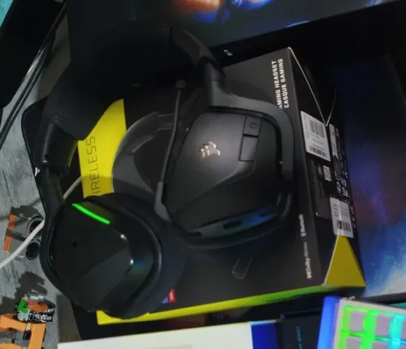 Headset Gamer Sem Fio Corsair Void Wireless V2, RGB, Bluetooth, Dolby Atmos, Carbon - CA-9