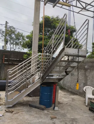 Escada de Inox para Mezanino 