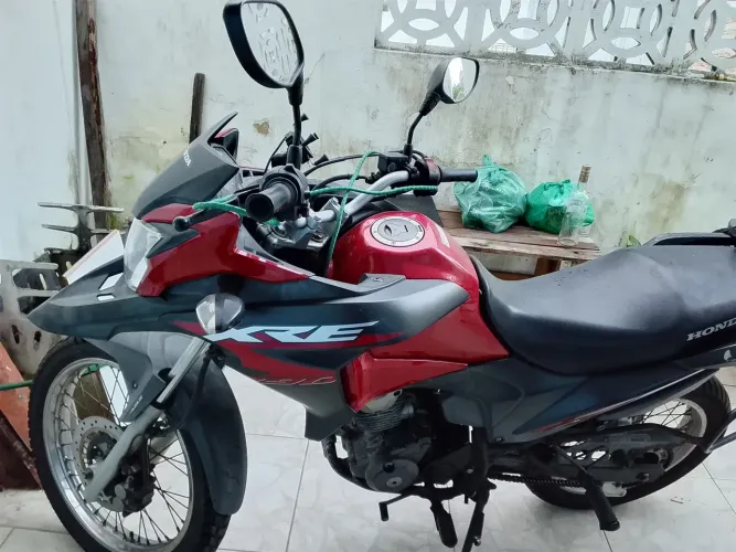 Moto ótimo estado, único dono 