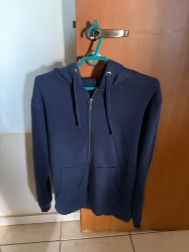 Vendo moletom SEM USO! 