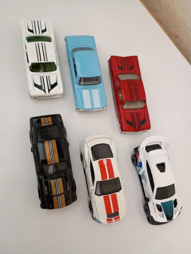 Lote Hot wheels Mustang e Chevrolet - 6 peças