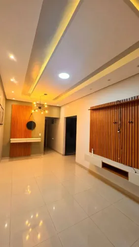 CASA COM PISCINA PARA LOCAÇÃO - BAIRRO PARAÍSO 