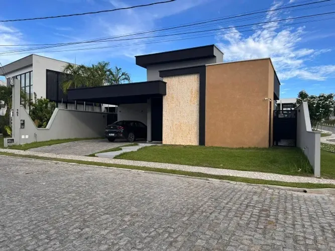 Condomínio amarílis,  3 suítes sendo uma com closet 1 escritório