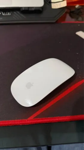 Magic Mouse (USB?C) - Superfície Multi-Touch branca