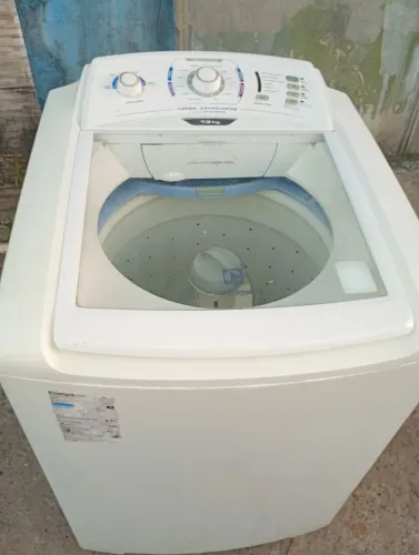 Máquina de lavar roupa funcionando perfeitamente