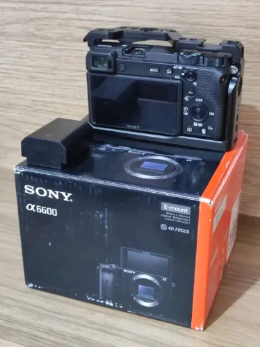 Sony a 6600 + cage