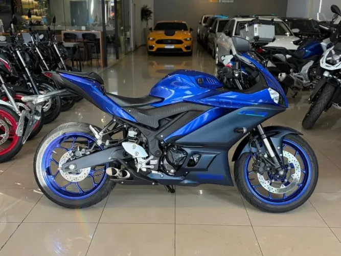 YAMAHA YZF R3 2023
