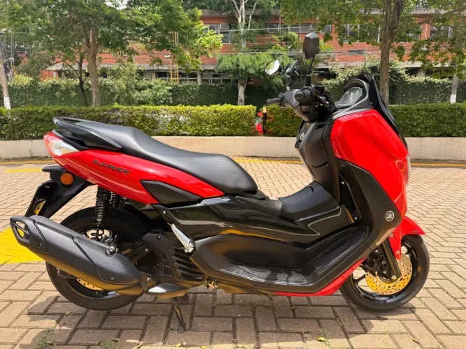 Yamaha NMAX 2024