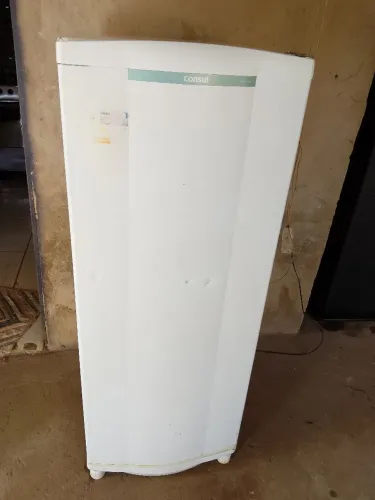 Vendo geladeira funcionando perfeitamente 