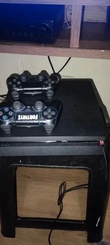 Ps4 slim 1T