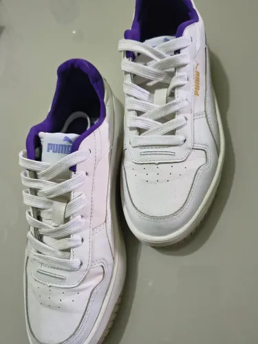 Puma Carina/Carina Street branco com detalhes lilás/roxo