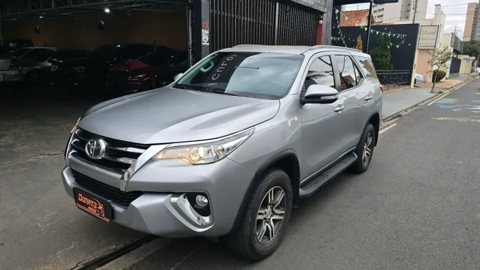 Toyota Hilux SW4 SR 4X2 2.7/ 2.7 Flex 16V Aut. 2017