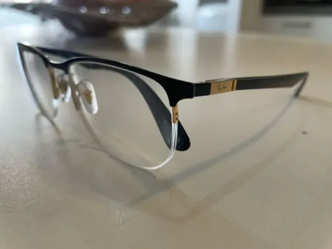 Óculos Ray-Ban modelo RB6513