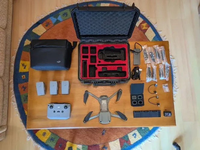 DJI Air 2S Fly More Combo - Impecável, pouquíssimo uso (2,73h de voo)