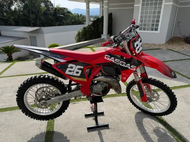 Vendo GASGAS EC 125cc 2025, moto extremamente bem cuidada.
