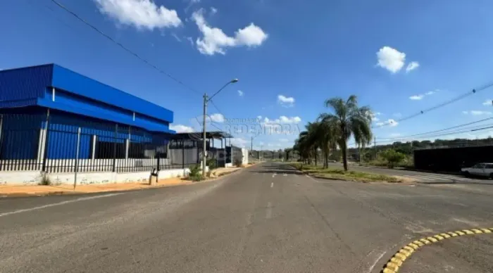 Salão Comercial para Locação com 500m² no bairro Loteamento Empresarial Spotti