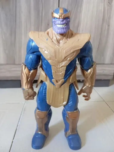 boneco Thanos Titan Heroes series
