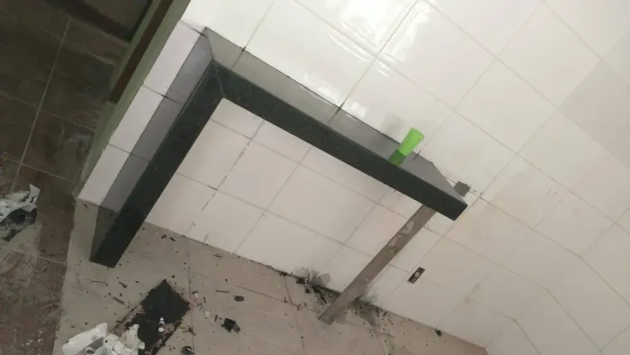 Bancada em granito verde Ubatuba 