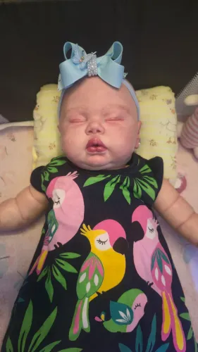 Boneca bebê reborn realista