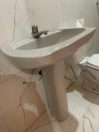 Lavatório de banheiro completo