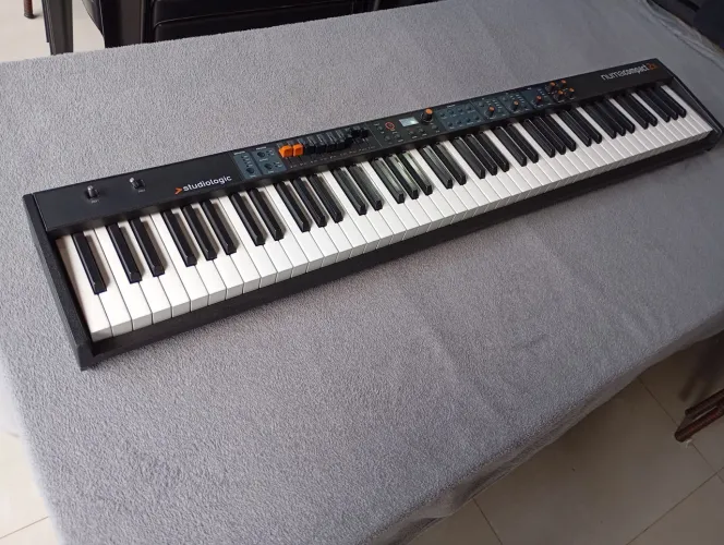Piano digital teclado numa compact 2x Studiologic 