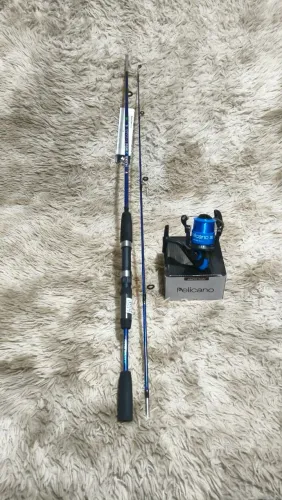 Vara de pesca com molinete novos 