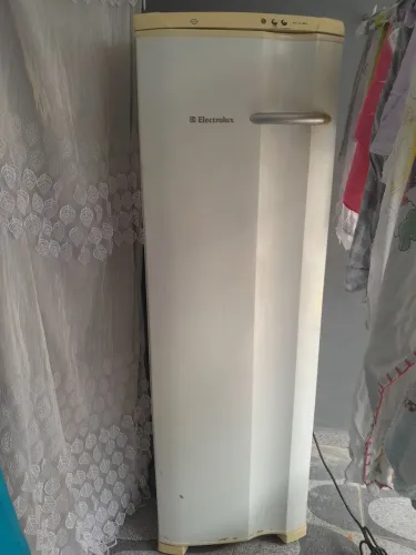 Freezer vertical eletrolux(tubo de aluminio furado)