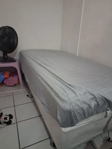 Colchão e cama solteiro 