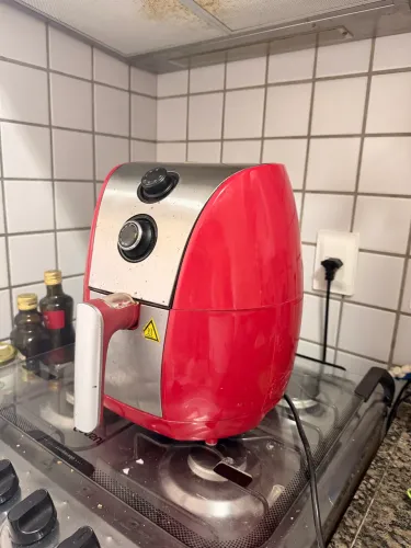 Air Fryer Britânia Vermelha 220V