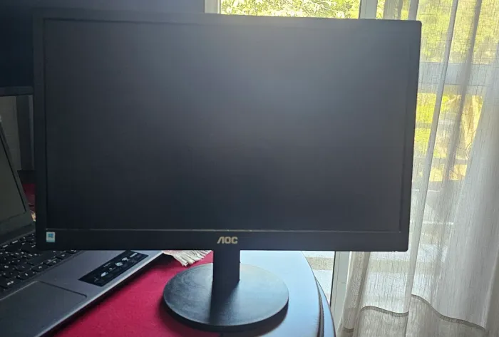 Monitor AOC - 18,5"