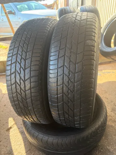Par de pneus 175/70/14 Goodyear meia vida 
